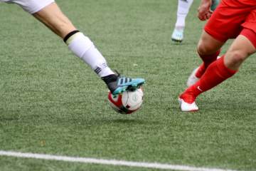 法甲女足收官战蒙彼利埃1比3负里昂，乌日古木拉首发助队保级（配图示意）